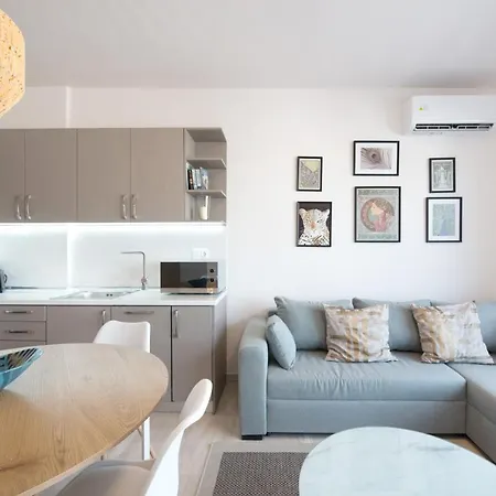 Daphne By Halu! : Downtown Family Penthouse Appartement