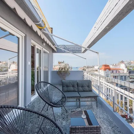 Daphne By Halu! : Downtown Family Penthouse *